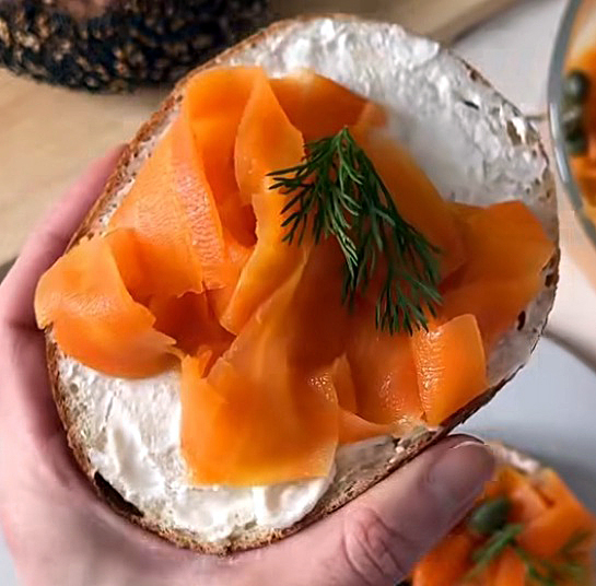 Veganer RÄUCHER-LAX aus Möhren